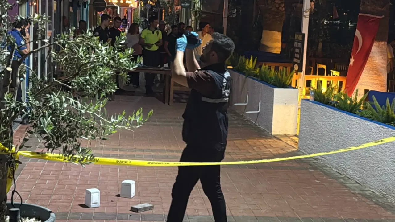 Bodrumda restorana silahli saldiri 1 kisi hayatini kaybetti 2bqtvpsy